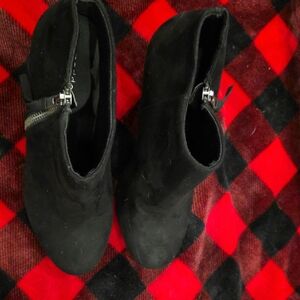 Madden Girl Black Ankle Boots with Zipper 6